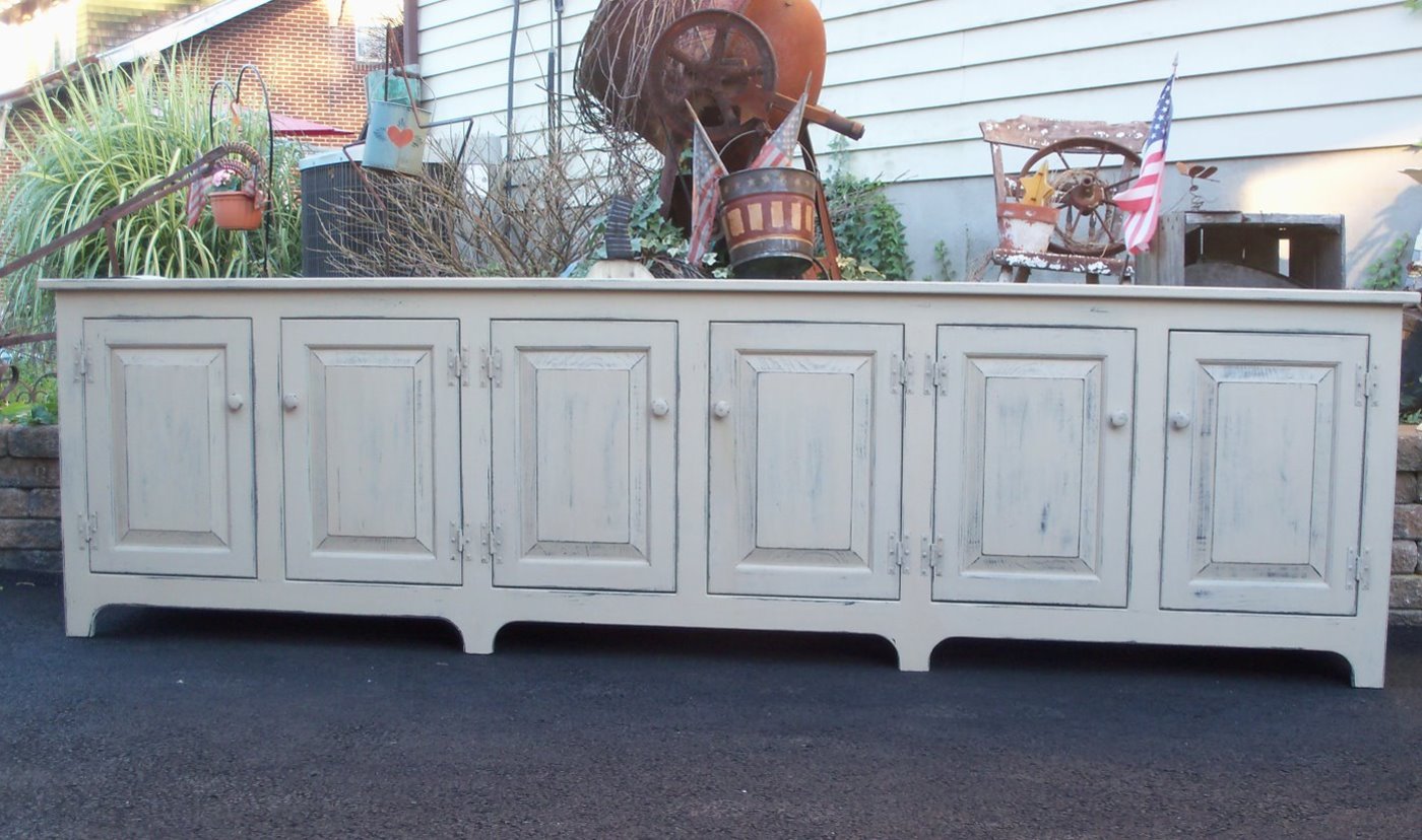 8 Ft + Credenza